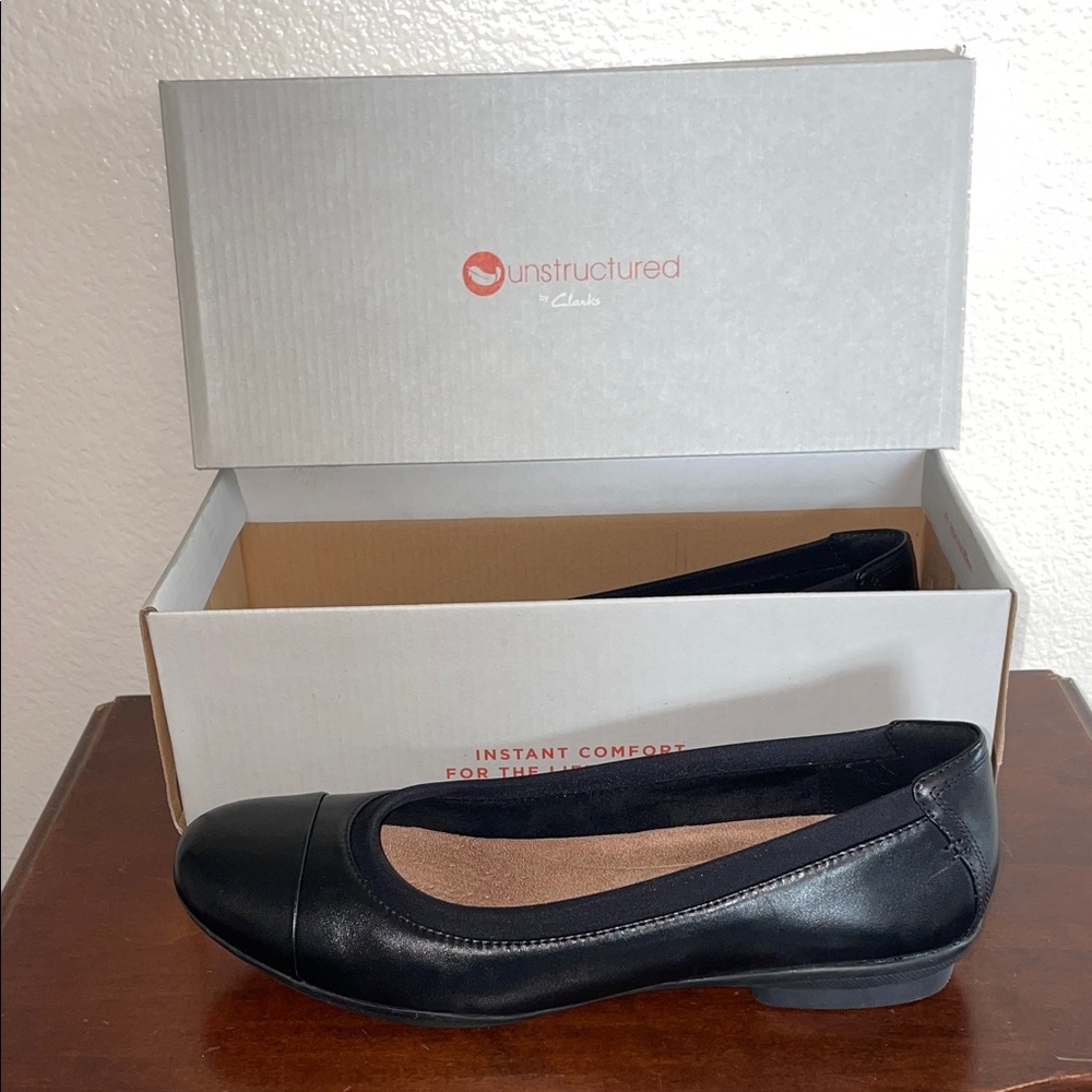 Clarks Unstructured Black Leather Cap-Toe Ballet Flats (NWT, Boxed)